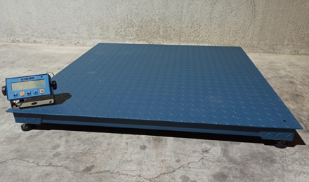 Imagen de una bascula de piso de alta capacidad